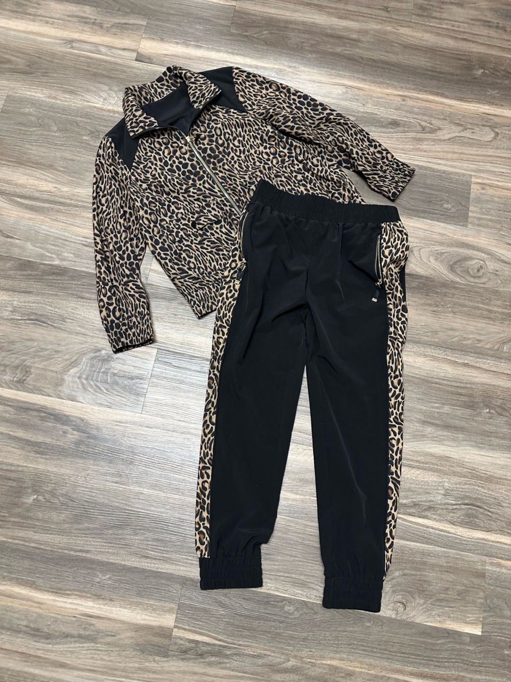 Chico’s Zenergy Leopard Print 2 Piece Jacket and Pant Set